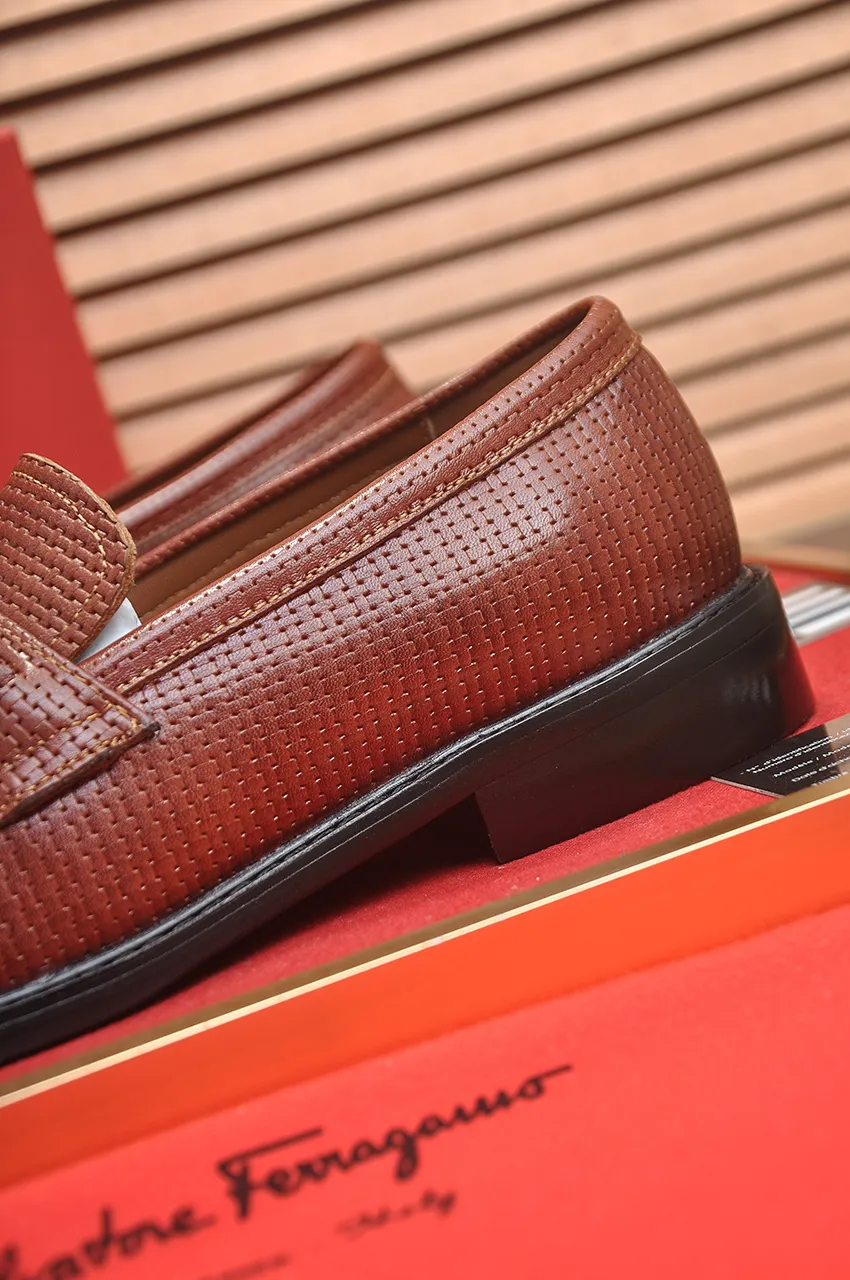 Men's shoes 💰460💶 [Ferragamo/Ferragamo] The latest model in the counter. Original imported open-sided high-quality cowhide hand-woven + imported 🐂 cowhide + original luxury metal buckle + original combined outsole. Comparison without pressure 38--45 (45 custom-made)
